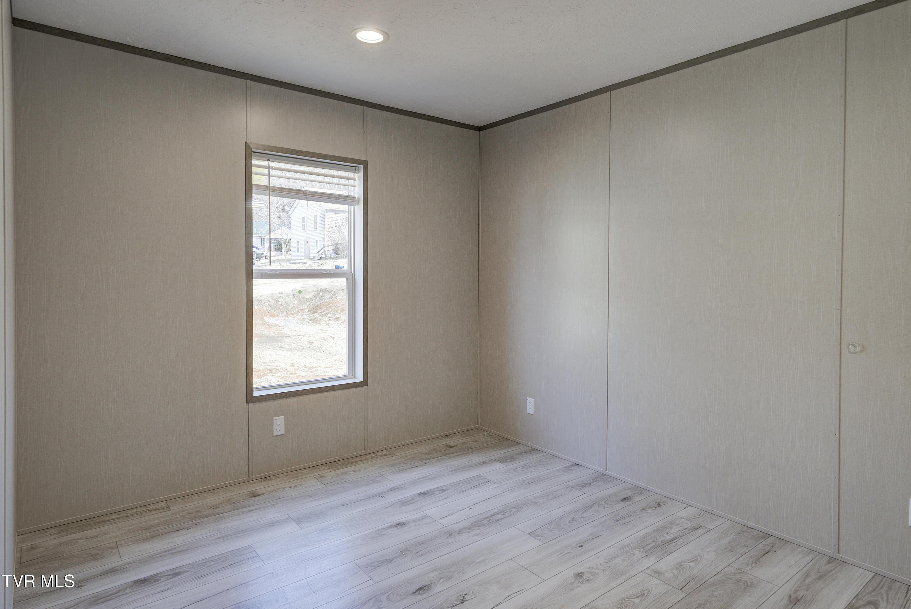 202 Florida Avenue Erwin, TN 37650 - Photo 16 of 31 Bed 2