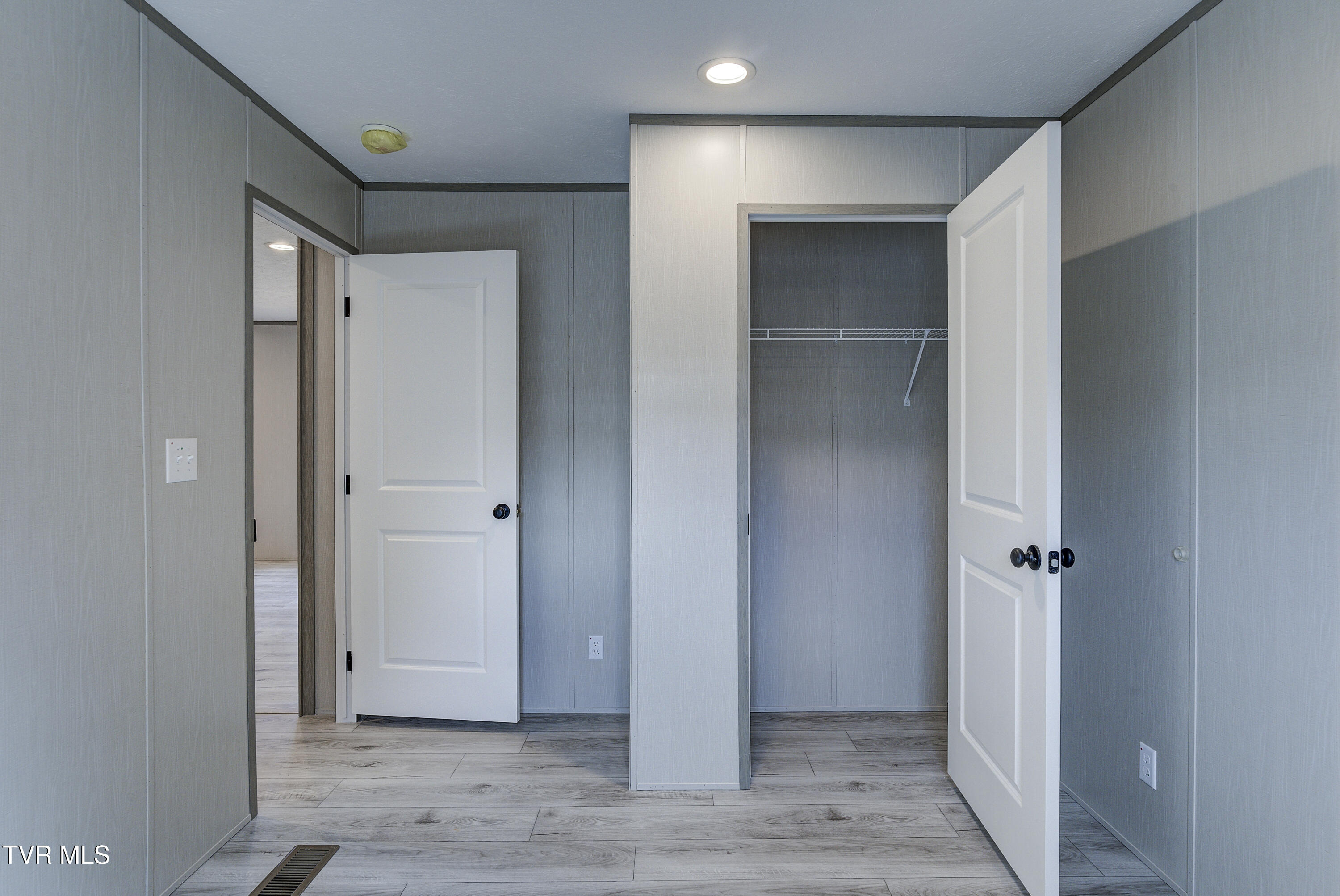 202 Florida Avenue Erwin, TN 37650 - Photo 21 of 31 Bed 3