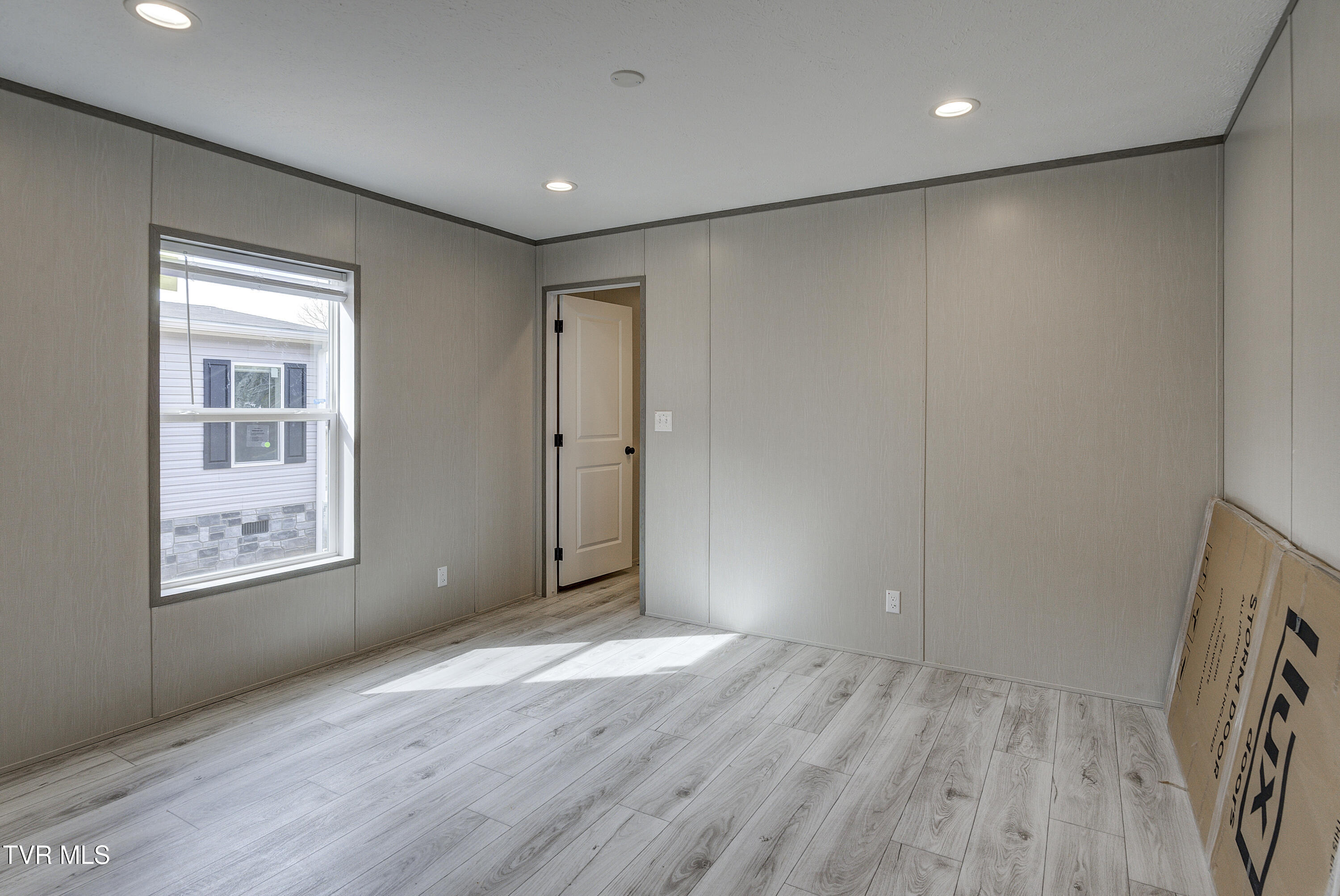 202 Florida Avenue Erwin, TN 37650 - Photo 22 of 31 Primary Bed