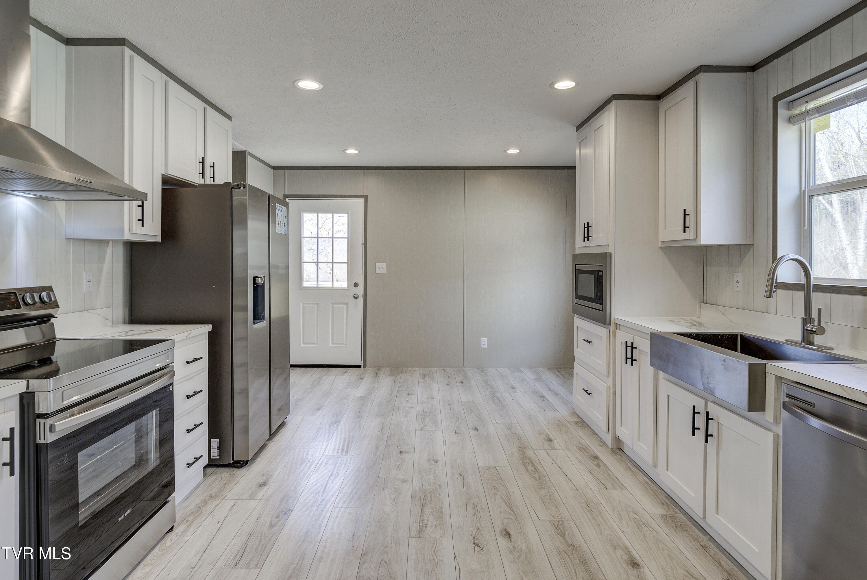 202 Florida Avenue Erwin, TN 37650 - Photo 5 of 31 Kitchen