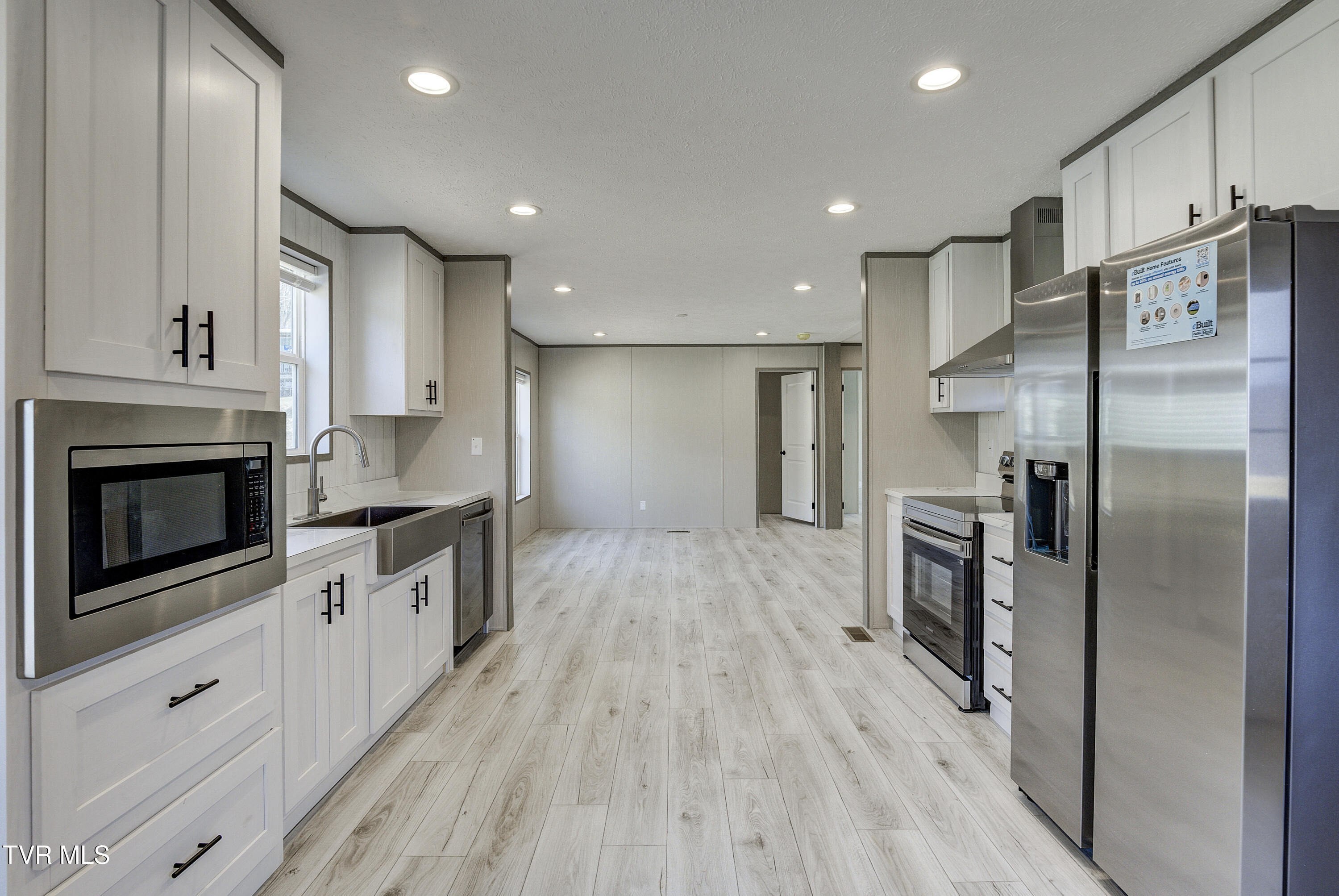 202 Florida Avenue Erwin, TN 37650 - Photo 6 of 31 Kitchen