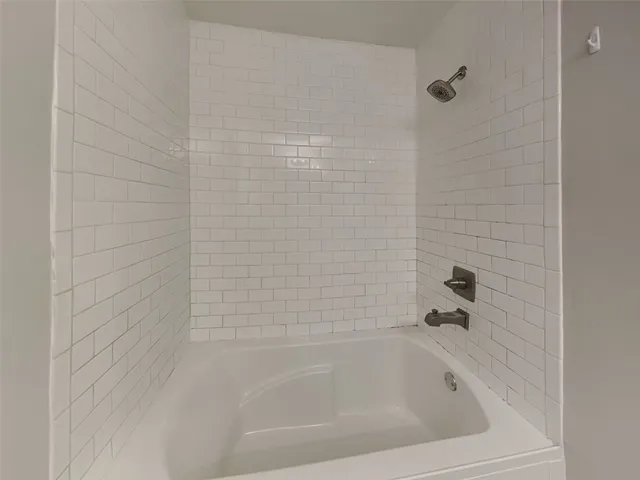 $2,490 | 6714 Hidden Colony Lane, League City, TX 77539