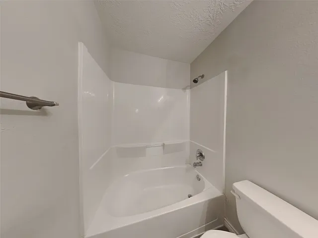 $2,490 | 6714 Hidden Colony Lane, League City, TX 77539