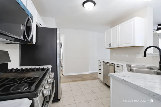 $228,900 | 39221 North Aberdeen Lane, Unit 39221, Beach Park, IL 60083