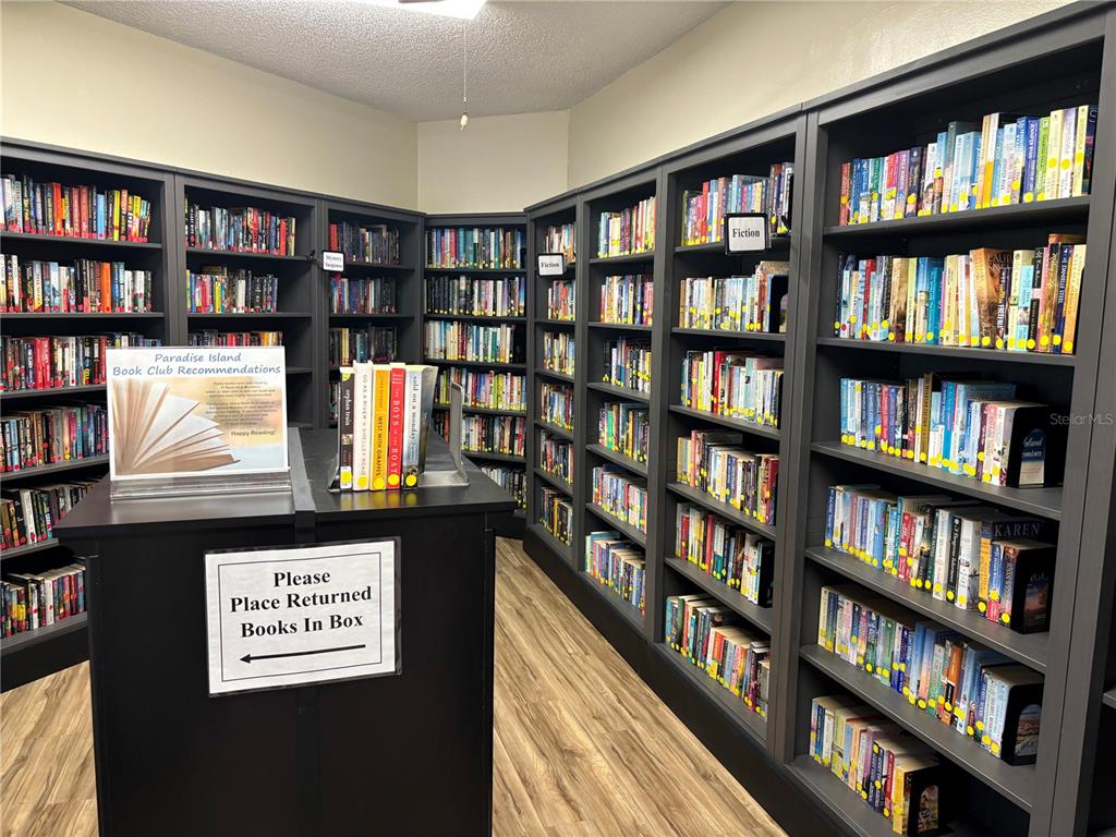 1001 Starkey Road, Unit 671 Largo, FL 33771 - Photo 30 of 40 Library