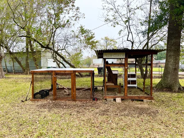 a view of a house with a big yard