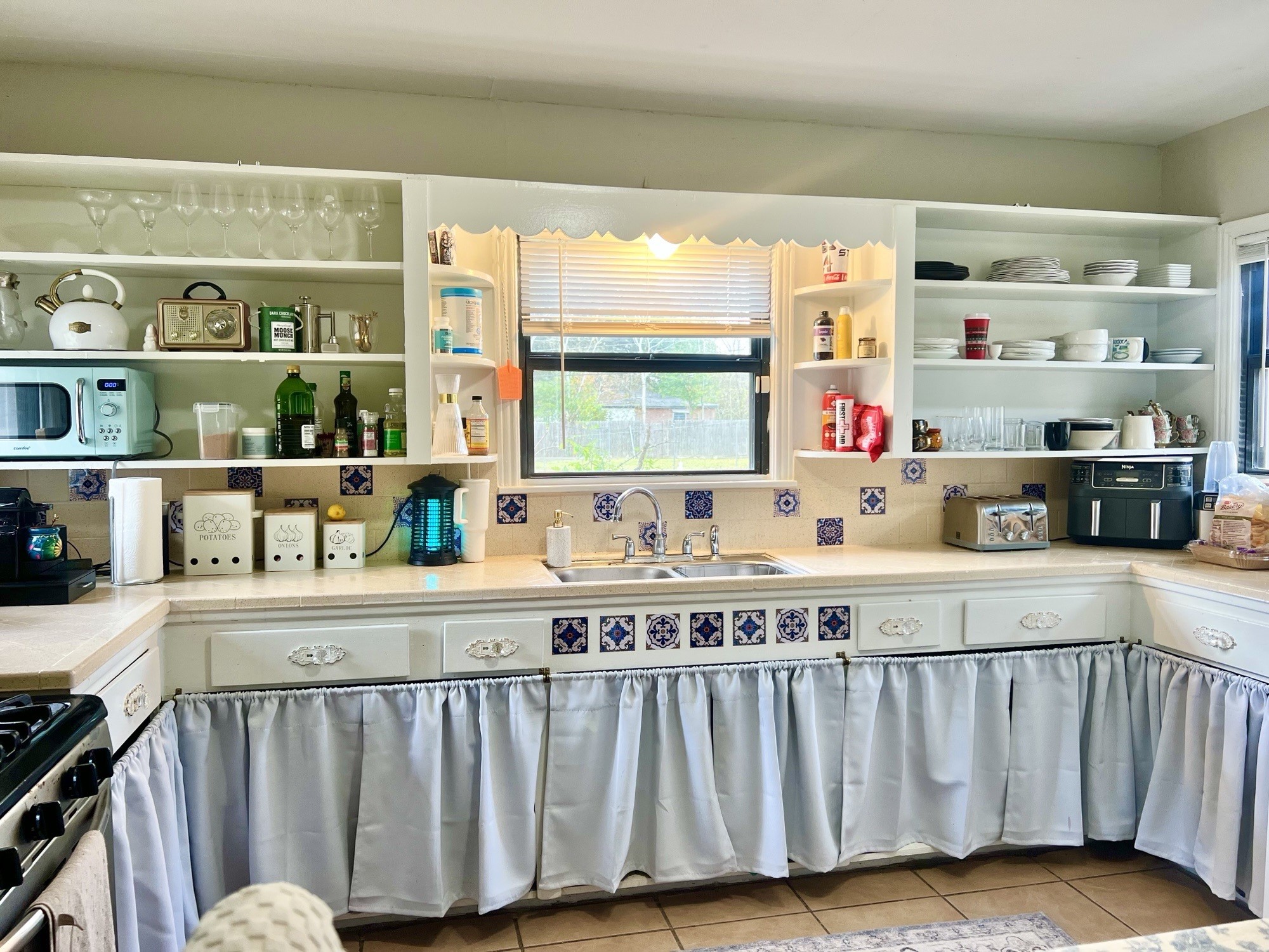 7357 Brace Street Houston, TX 77061 - Photo 4 of 25