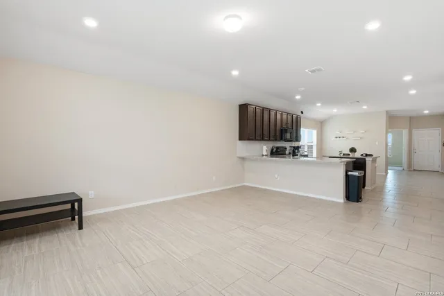 $349,900 | 161 Sambar Main, Schertz, TX 78108