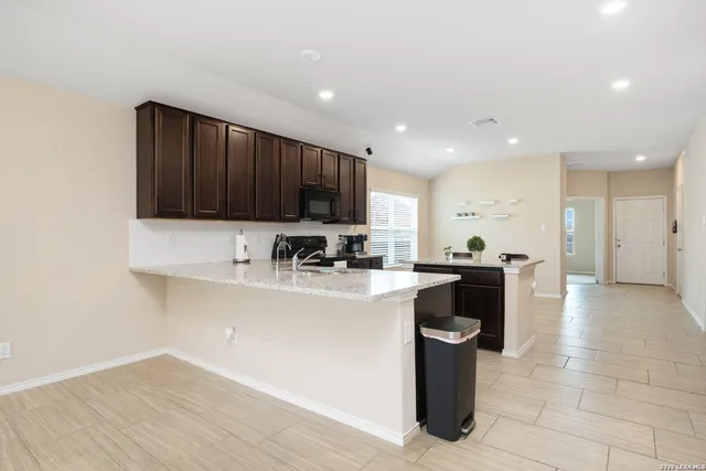 $349,900 | 161 Sambar Main, Schertz, TX 78108