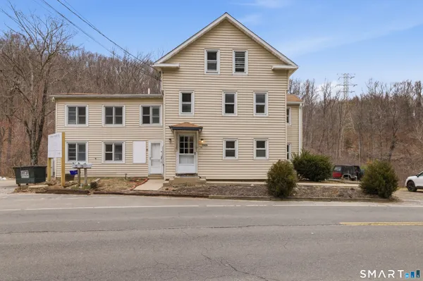 $2,200 | 96 West Main Street, Chester, CT 06412