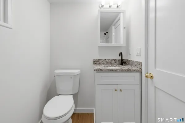 $2,200 | 96 West Main Street, Chester, CT 06412