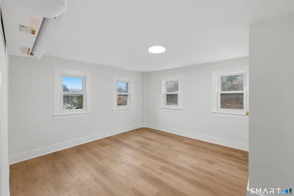 $2,200 | 96 West Main Street, Chester, CT 06412