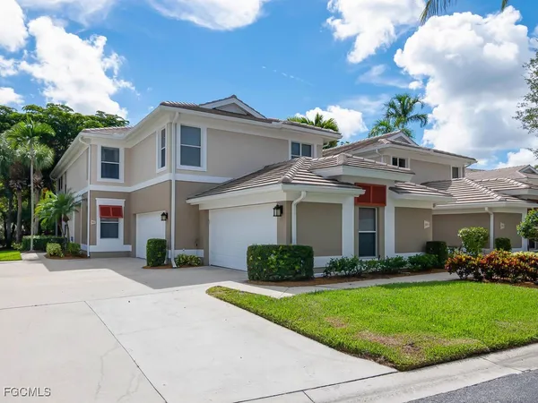 $2,995 | 945 Carrick Bend Circle, Unit 201, Naples, FL 34110
