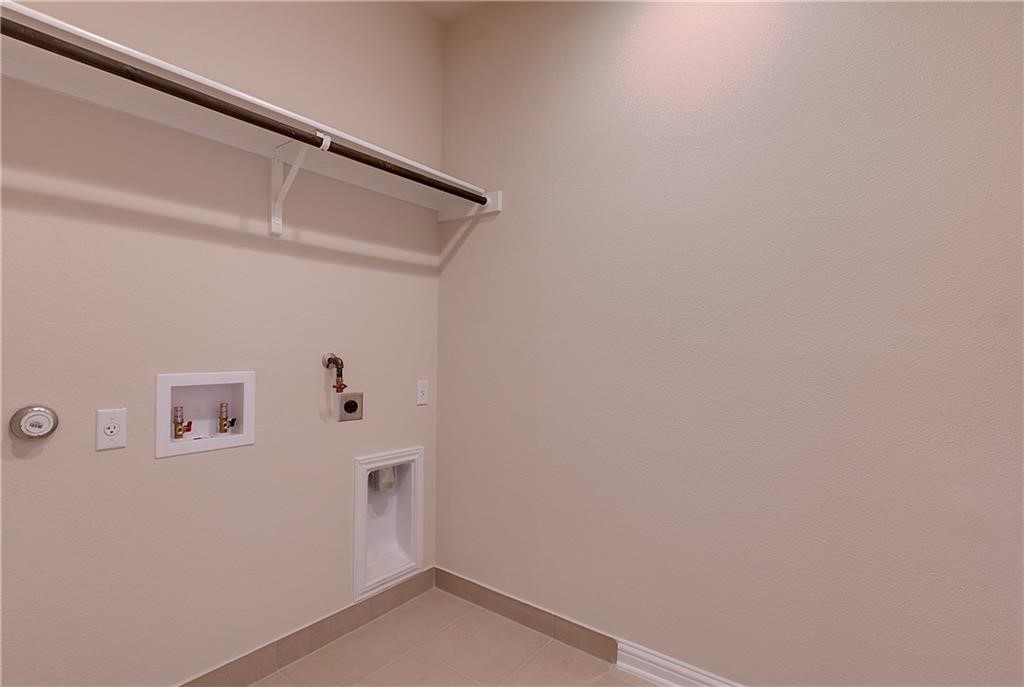 6907 Idea Road Austin, TX 78741 - Photo 12 of 29 Laundry room with gas dryer hook up