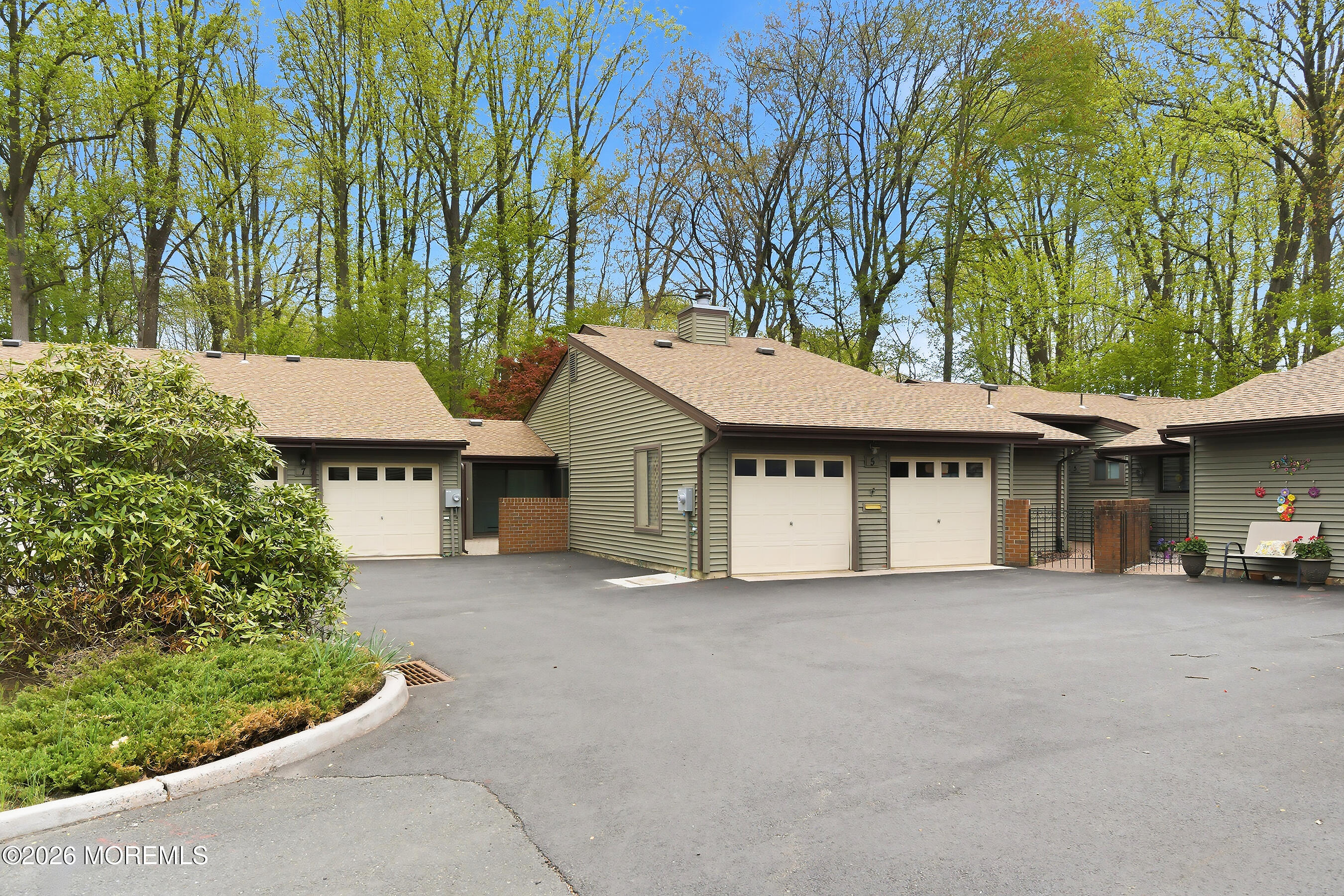 7 Hampton Court Red Bank, NJ 07701 - Photo 26 of 50 05-Front 2