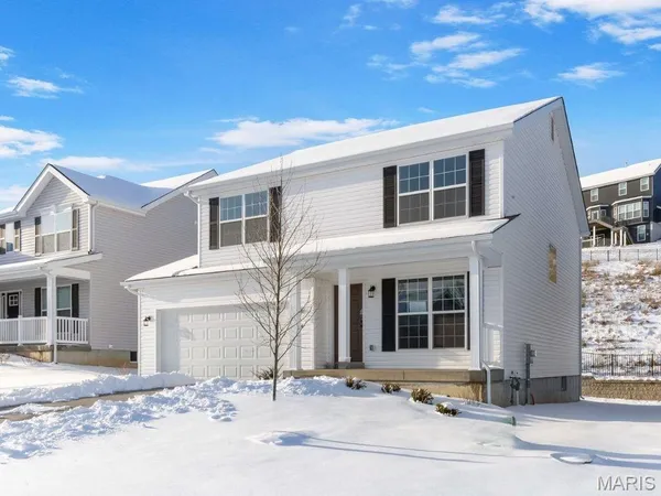 $394,900 | 414 Winding Bluffs Court, Fenton, MO 63026