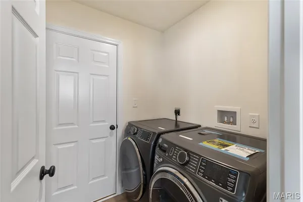 $394,900 | 414 Winding Bluffs Court, Fenton, MO 63026