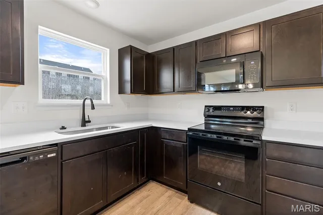 $408,216 | 414 Winding Bluffs Court, Fenton, MO 63026