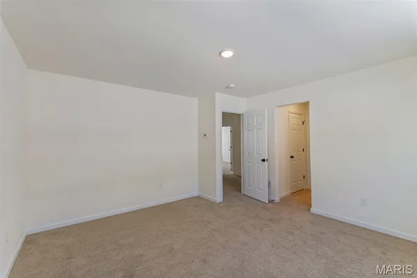 $394,900 | 414 Winding Bluffs Court, Fenton, MO 63026