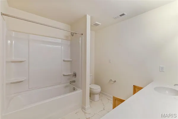 $394,900 | 414 Winding Bluffs Court, Fenton, MO 63026