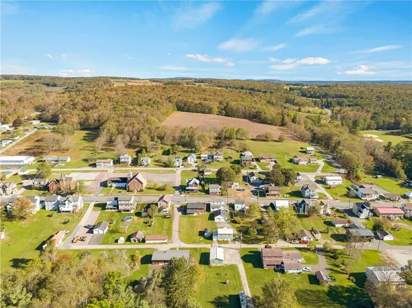 $60,000 | 925 Main Street, Shanksville, PA 15560