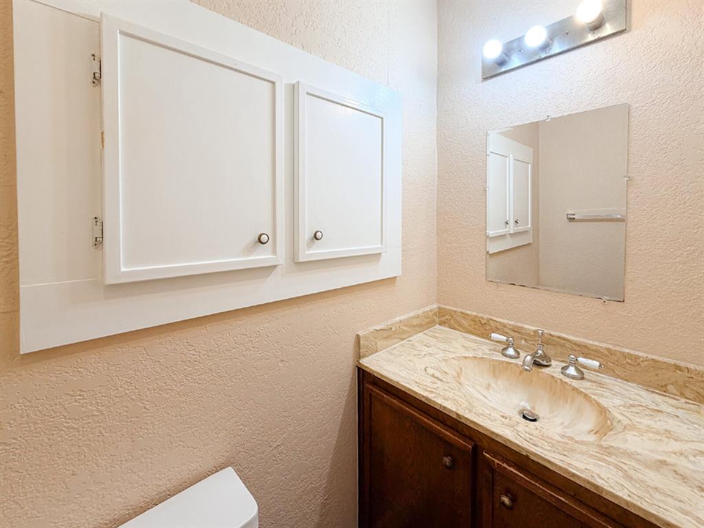 1705 North Robinson Street Cleburne, TX 76031 - Photo 11 of 16