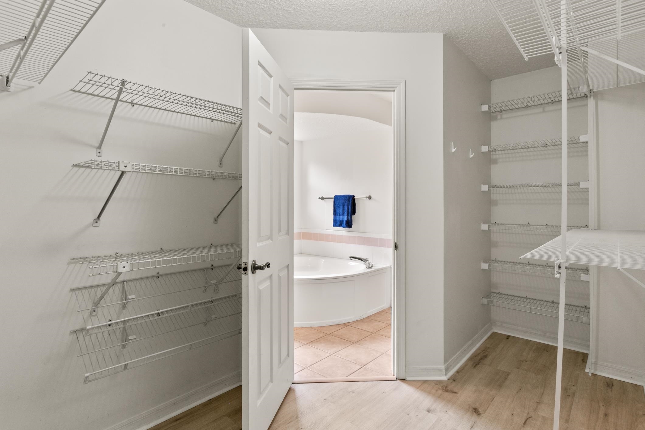 541 Peninsula Court St. Augustine, FL 32080 - Photo 40 of 63 a bathroom with a shower and a sink