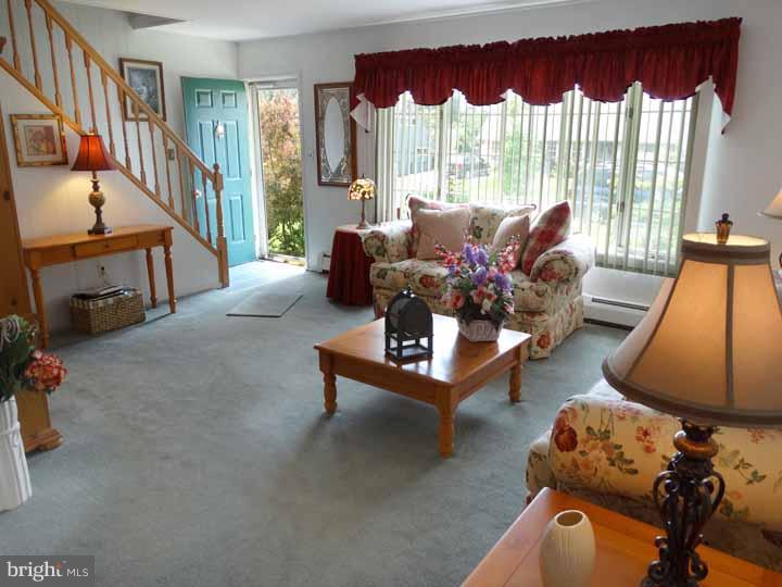 40 Umber Road Levittown, PA 19056 - Photo 2 of 20 Living Room