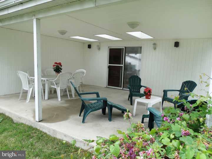 40 Umber Road Levittown, PA 19056 - Photo 18 of 20 Porch