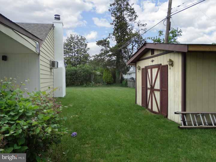 40 Umber Road Levittown, PA 19056 - Photo 20 of 20 Exterior Back