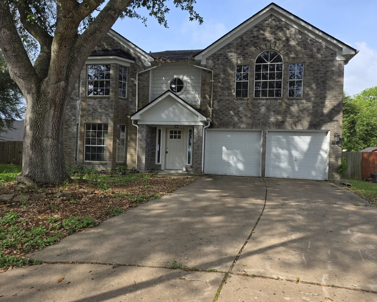 Beautiful 4/2.5 home on a large cul-de-sac lot
