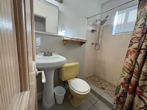 $2,800 | 6440 2nd Street, Unit 9, Stock Island, FL 33040