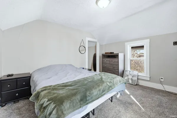 $229,900 | 5621 Lower Huntington Road, Fort Wayne, IN 46809