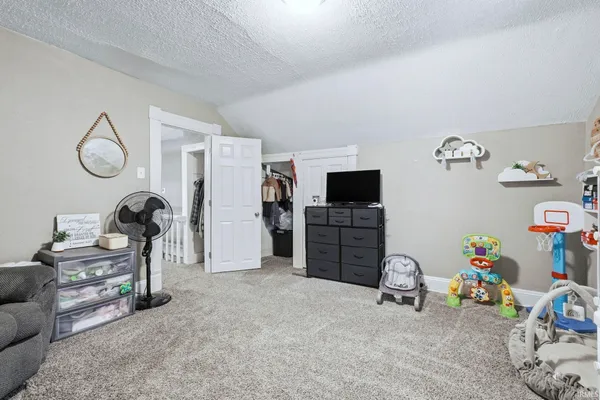 $229,900 | 5621 Lower Huntington Road, Fort Wayne, IN 46809