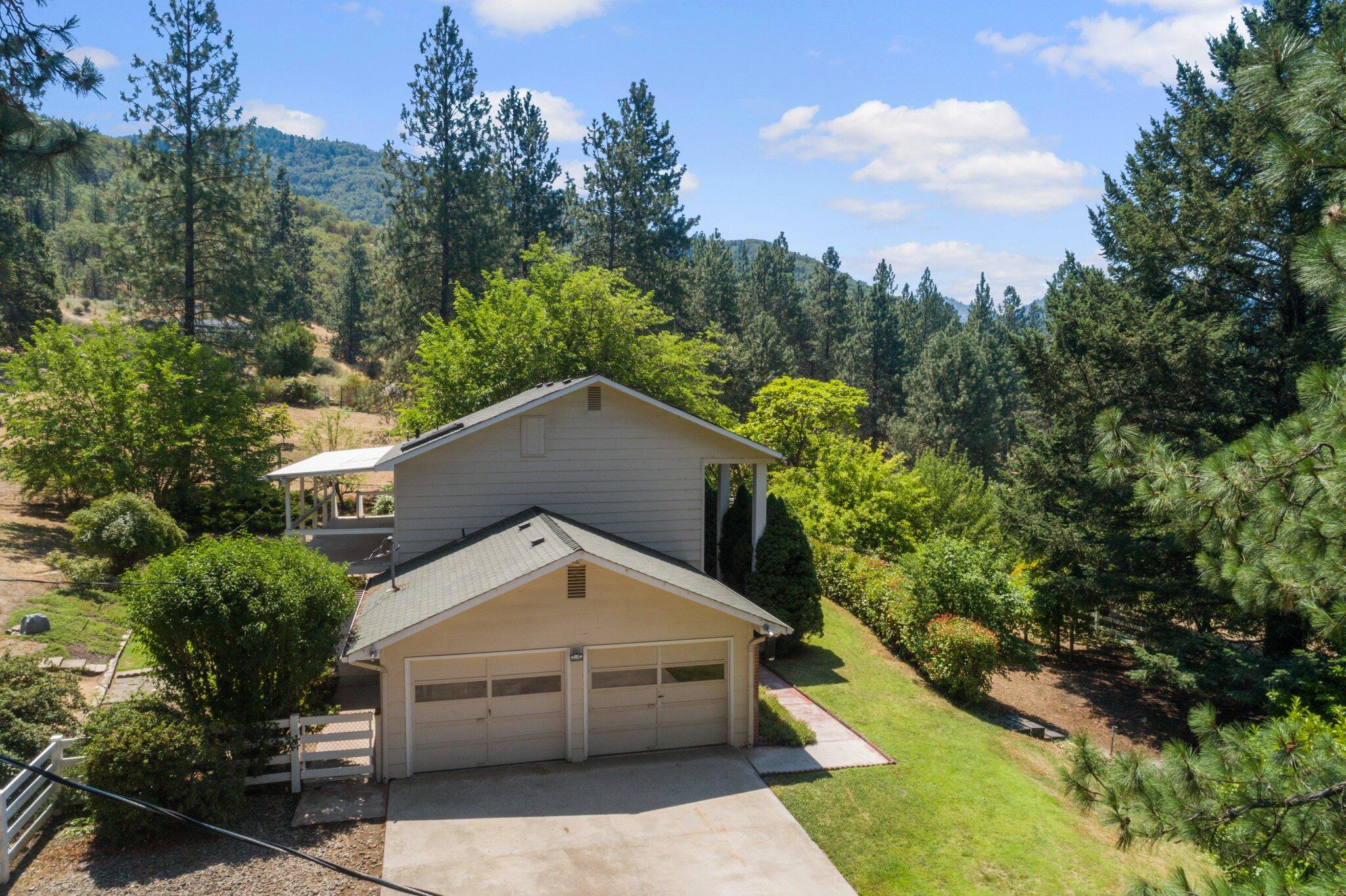 946 Wards Creek Road Rogue River, OR 97537 - Photo 4 of 56 2-web-or-mls-DJI_0006
