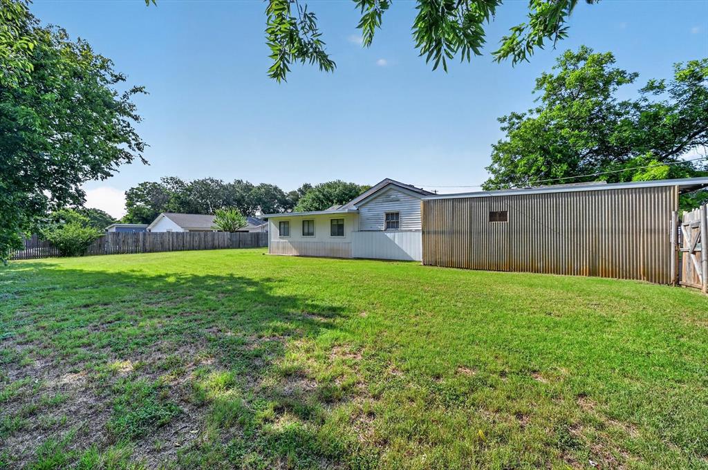620 West Main Street Crowley, TX 76036 - Photo 29 of 33