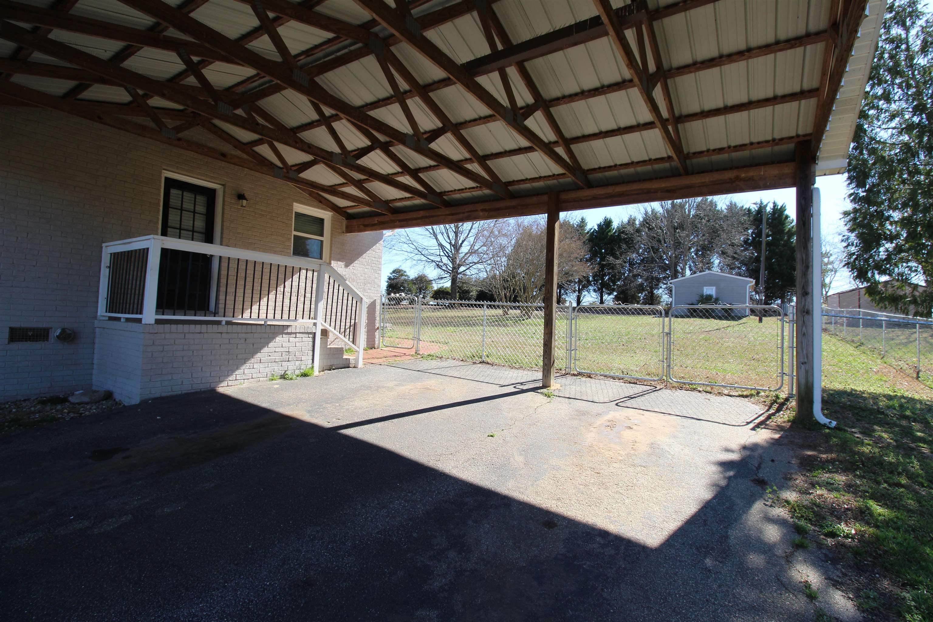 108 Saluda Road Moore, SC 29369 - Photo 5 of 36 Gallery Image 5