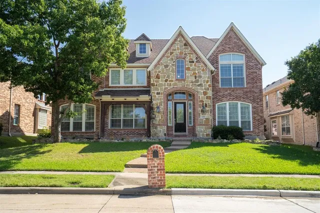 $902,100 | 6616 Shadow Rock Drive, Plano, TX 75024