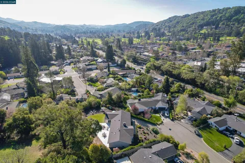 $1,890,000 | 15 Aspinwall Court, Orinda, CA 94563