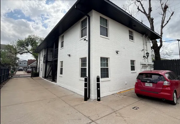 $1,275 | 2030 Portsmouth Street, Unit 4, Houston, TX 77098