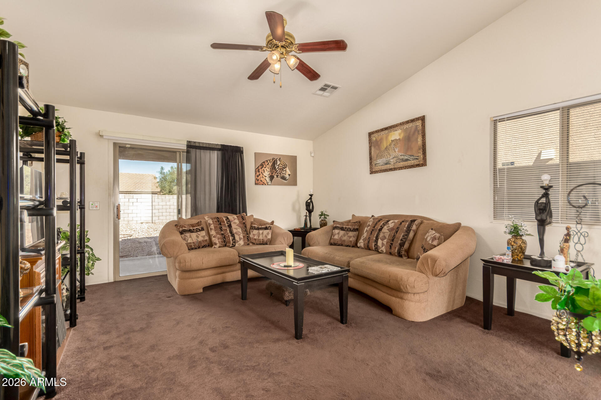 1116 West Maldonado Road Phoenix, AZ 85041 - Photo 3 of 27 Great room