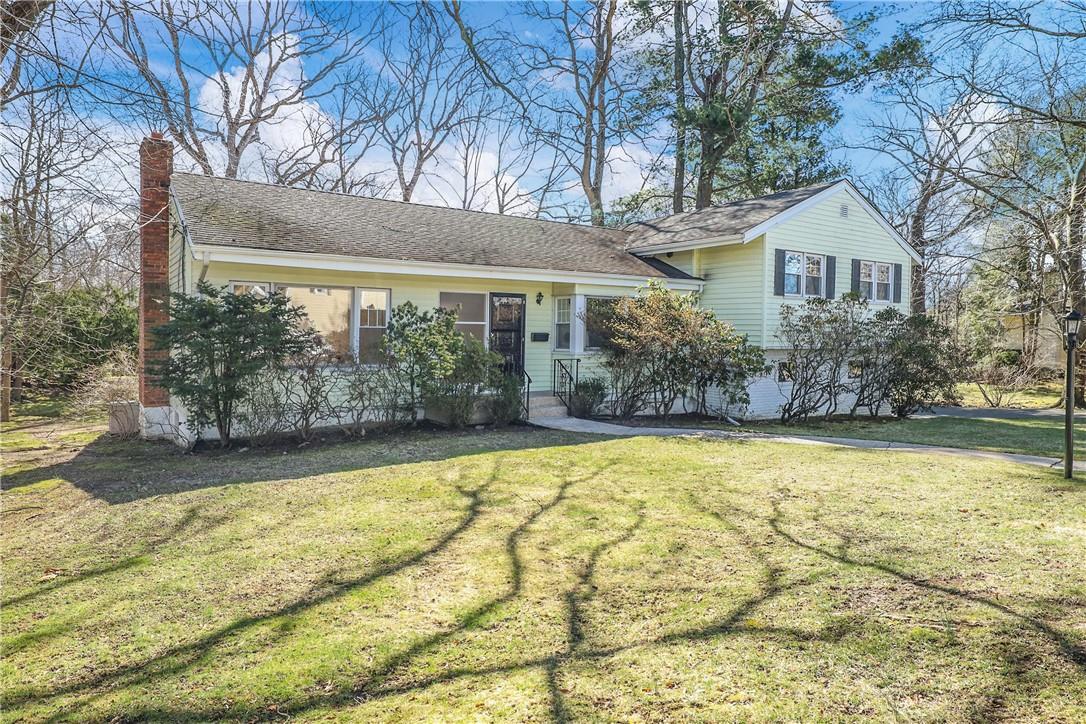 a view of house with the garden