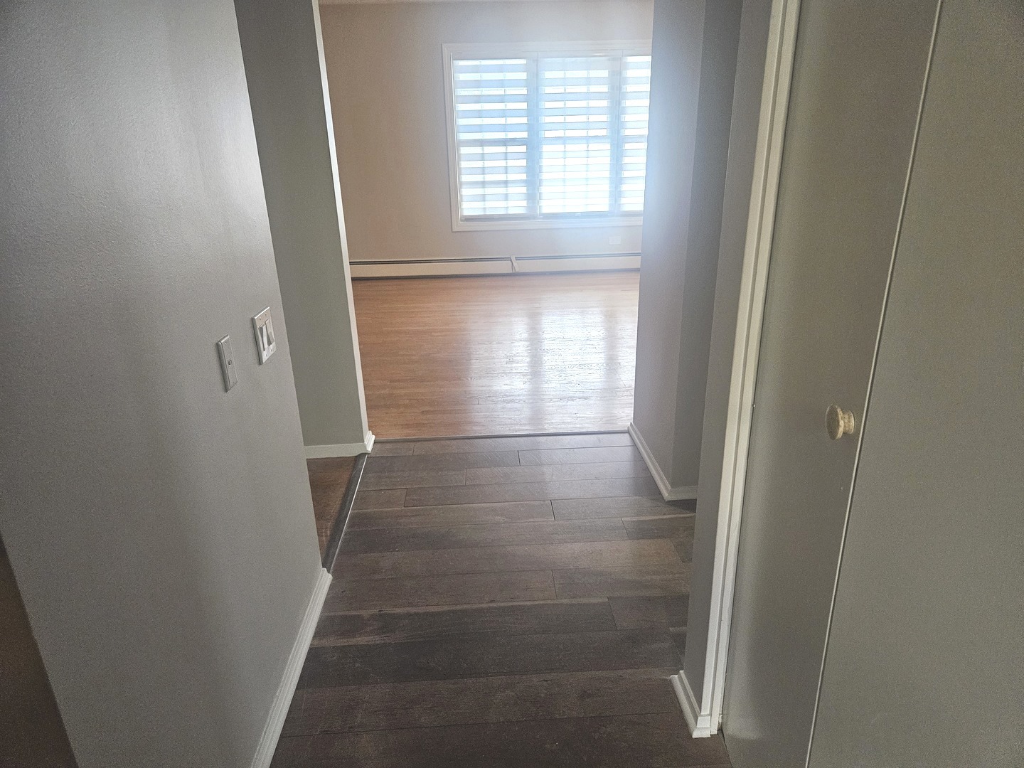 863 North Northwest Highway, Unit 2 Park Ridge, IL 60068 - Photo 7 of 22 an entryway of a room with windows