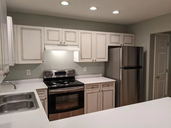 $2,400 | 1628 Baltusrol Lane, Mount Pleasant, SC 29466