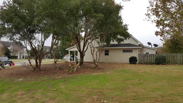 $2,400 | 1628 Baltusrol Lane, Mount Pleasant, SC 29466