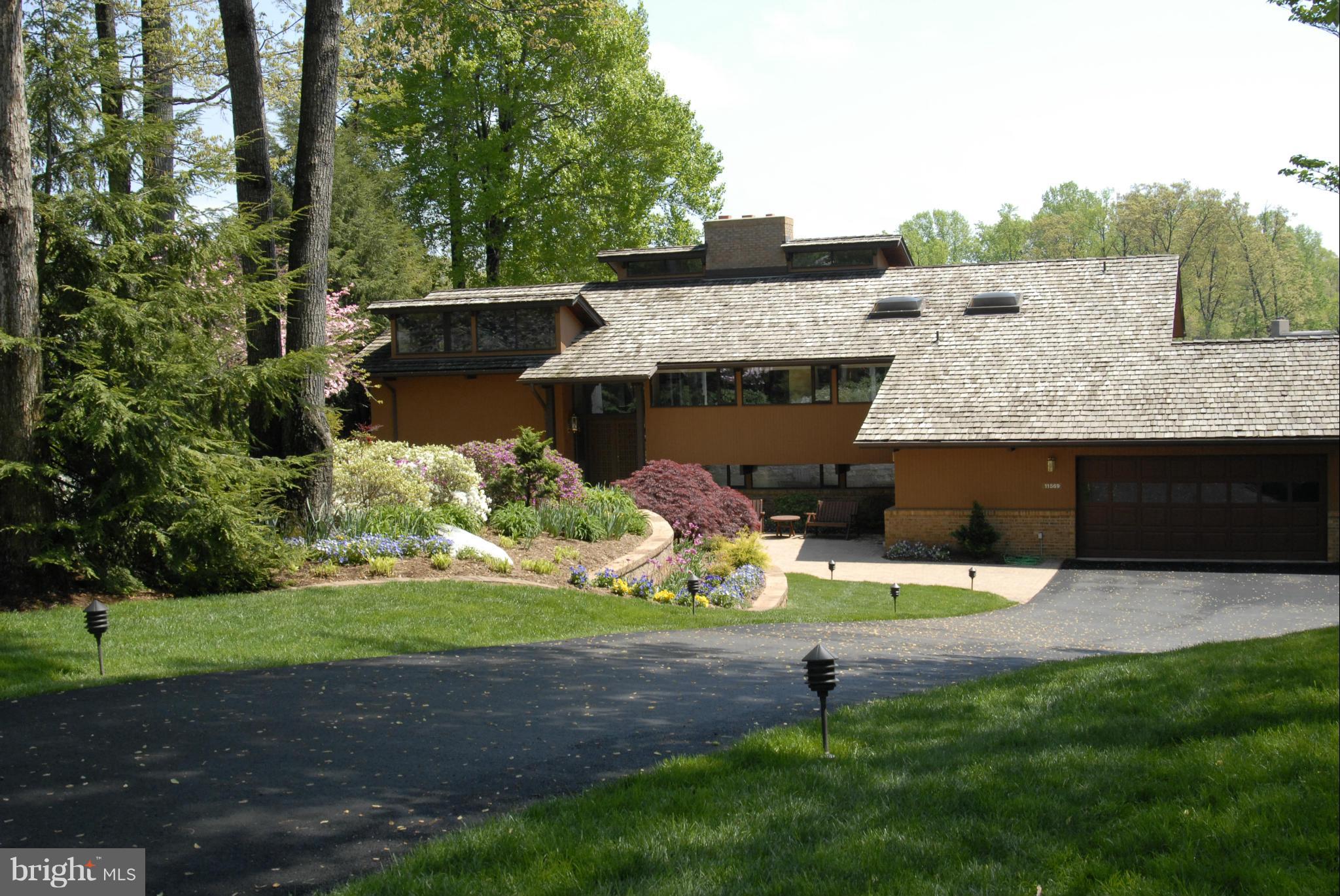Exterior (Front)