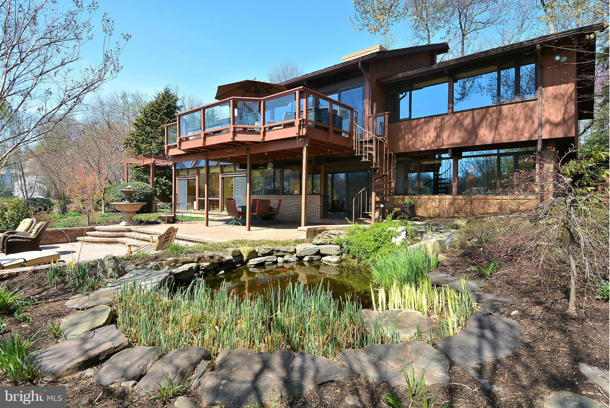 11569 Lake Newport Road Reston, VA 20194 - Photo 3 of 30 Exterior (Rear)