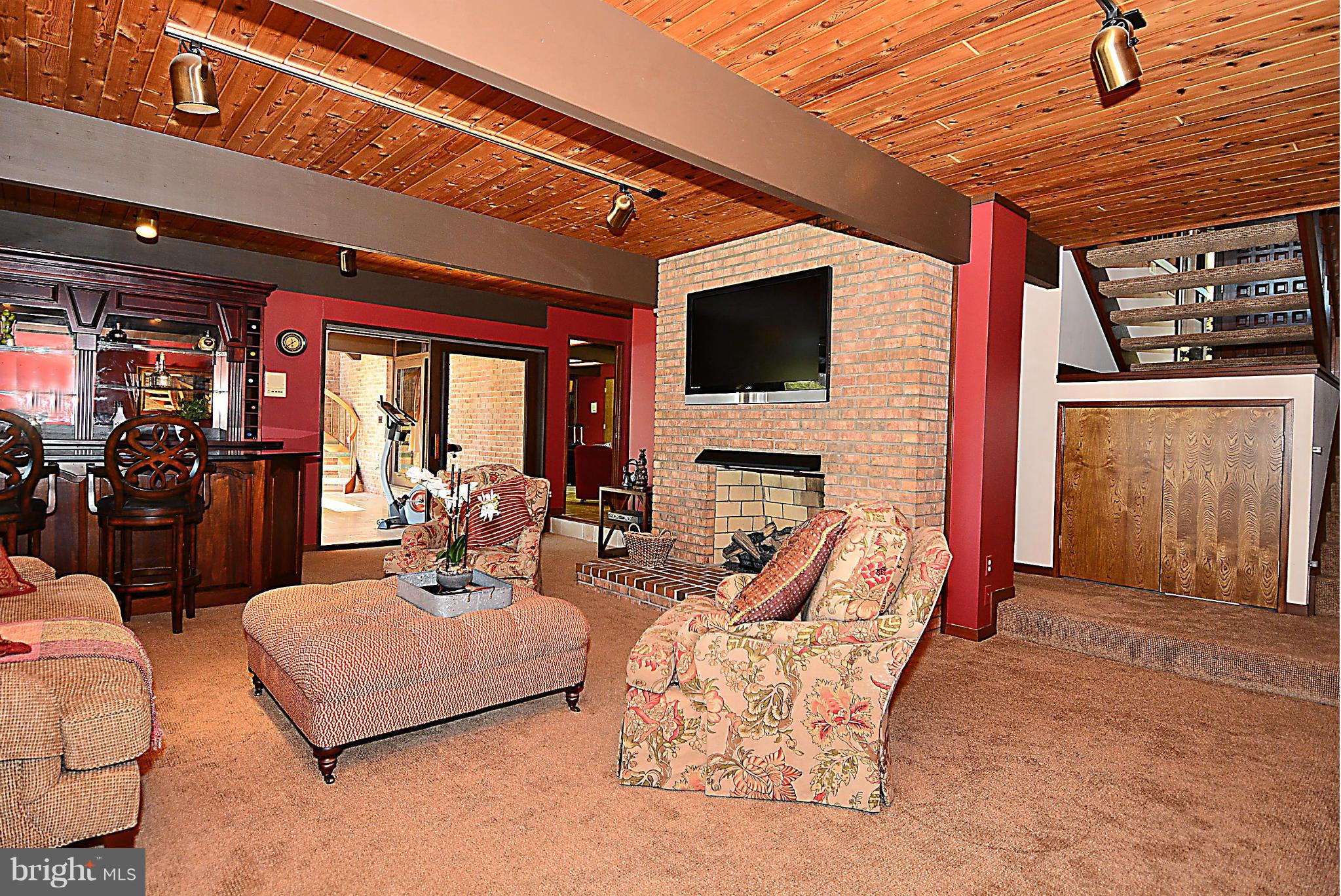 11569 Lake Newport Road Reston, VA 20194 - Photo 23 of 30 Family Room
