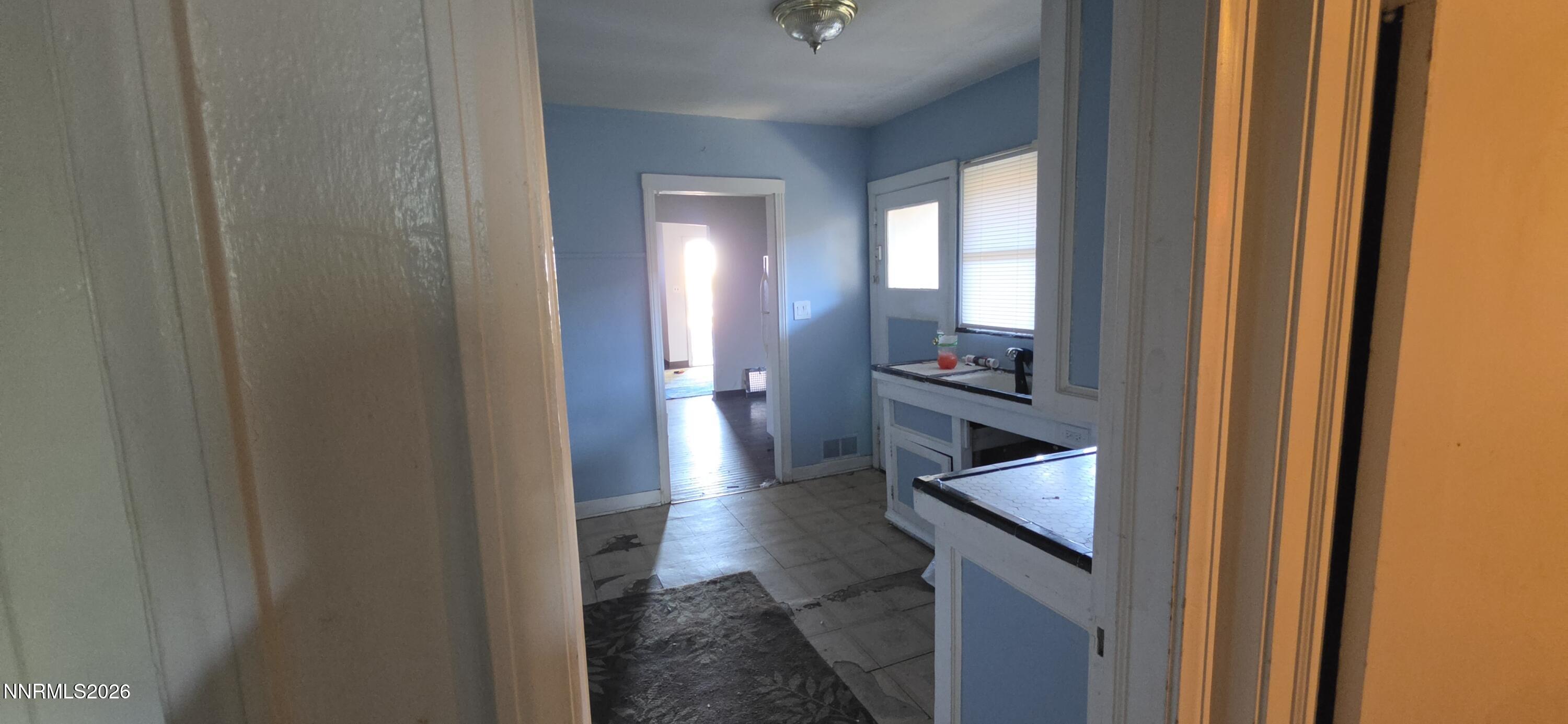 447 Vine Street Reno, NV 89503 - Photo 8 of 13 25089