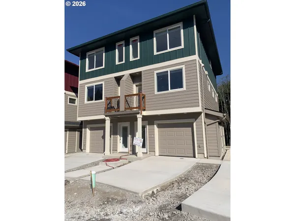 $415,000 | 37101 Dubarko Road, Unit W61, Sandy, OR 97055